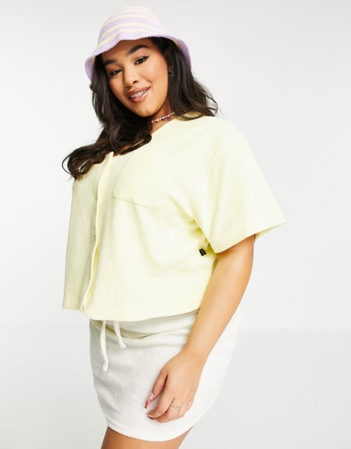 COLLUSION Plus - Ensemble en tissu éponge avec chemise de baseball et short de course - Jaune