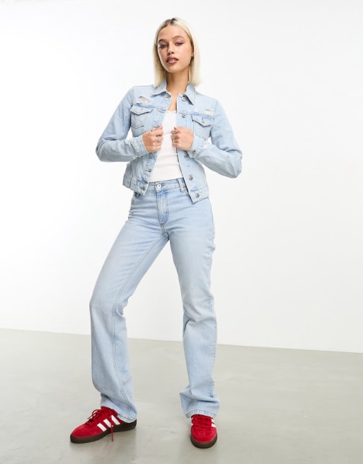 Dark blue jeans with light blue hot sale jean jacket