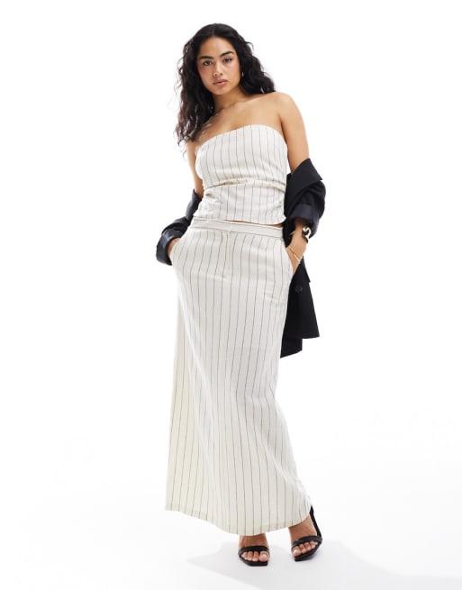 Conjunto color crema de top y falda midi con raya diplomática de EDITED
