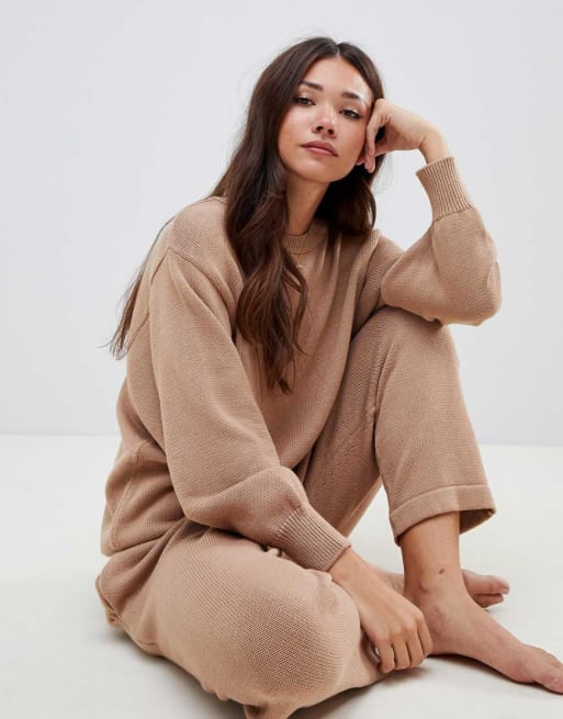 Conjunto confort en tejido de primera calidad en color camel de ASOS DESIGN