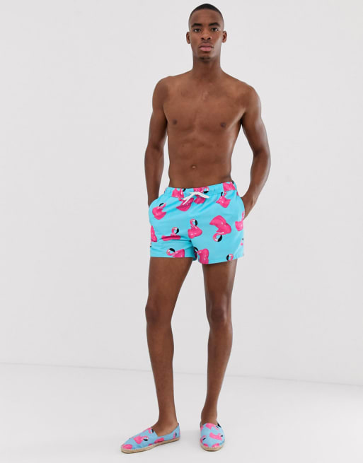 Conjunto de alpargatas y shorts de baño con estampado de flamencos de ASOS DESIGN