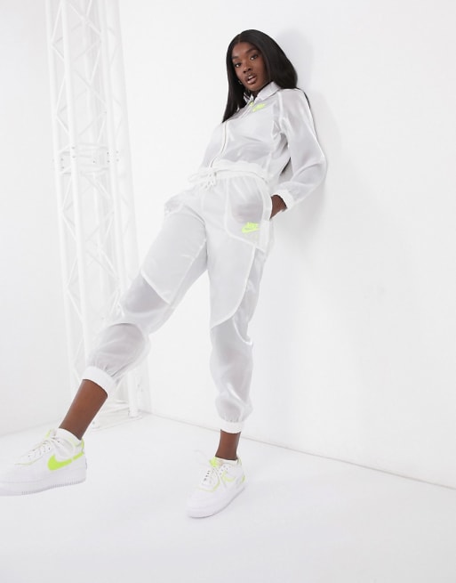 Conjunto de chandal blanco de tejido traslucido Air de Nike ASOS