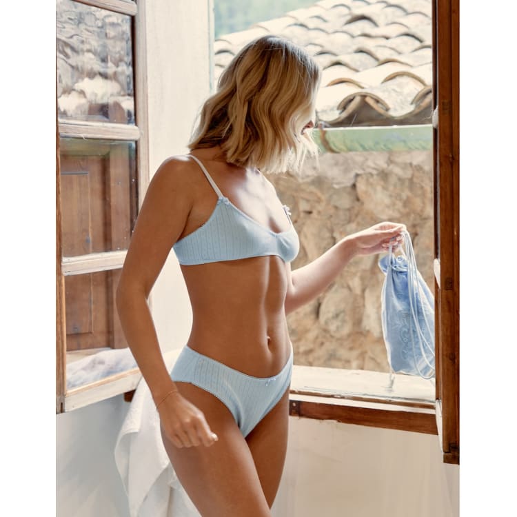 Conjunto de ropa interior azul de punto pointelle con detalle de lazo Lilbet de The Frolic x Lyds Butler ClassicfuncenterShops