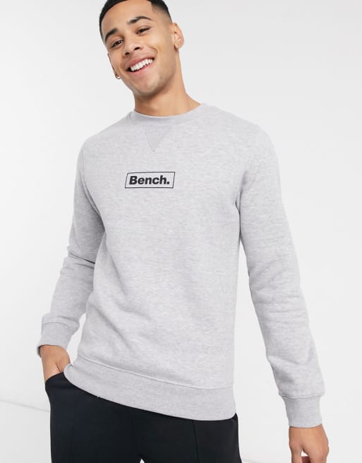 Conjunto gris con logo de Bench