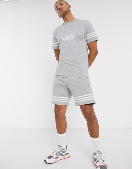 Conjunto gris con logo en forma de trébol de adidas Originals