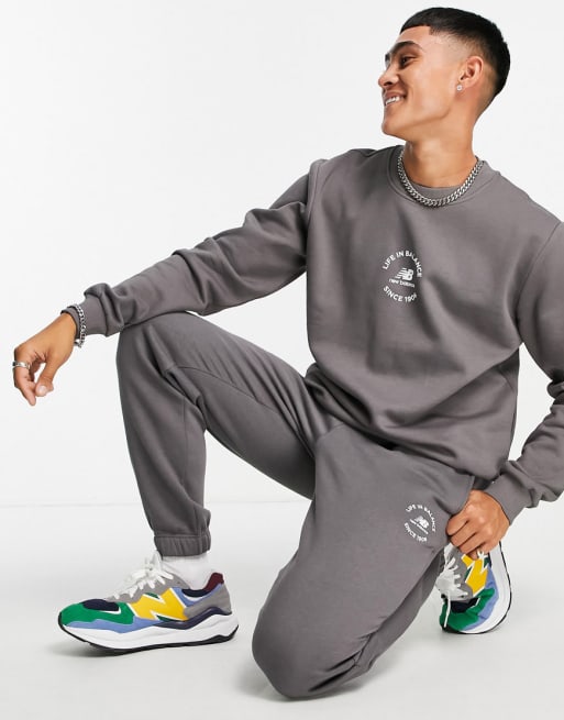 Desagradable Baya Enviar Conjunto malva de joggers, camiseta, sudadera y sudadera con capucha Life  in Balance de New Balance | ASOS