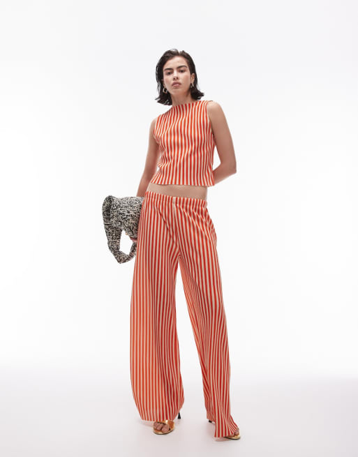 Conjunto rojo a rayas plisado de top con cuello alto de Topshop (parte de un conjunto)