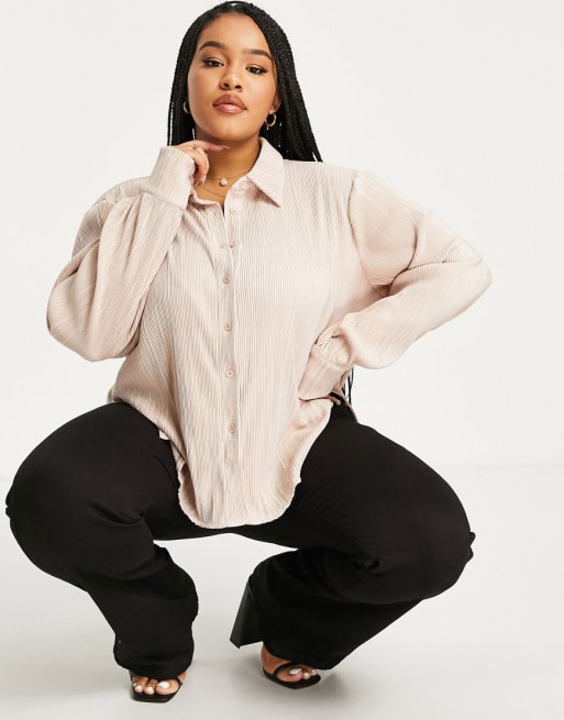 Conjunto rubor rosa de camisa plisada y pantalones de pernera ancha de Outrageous Fortune Plus