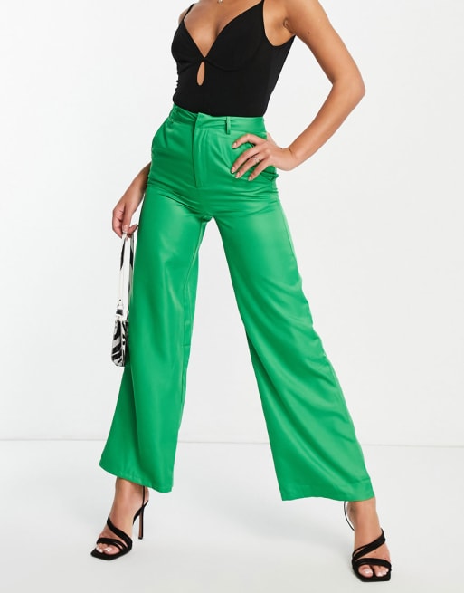 Conjunto verde de Missy Empire
