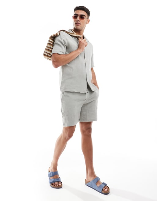 Conjunto verde salvia claro de camisa y pantalones cortos de bambula de ONLY & SONS