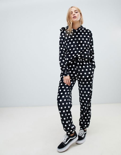  Daisy Street - Ensemble avec hoodie décontracté et pantalon de jogging en fausse fourrure à pois