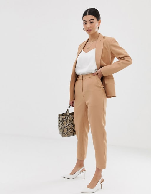 Kilauea Mountain Altaar nicotine Fashion Union Petite - Blazer en broek, combi-set | ASOS