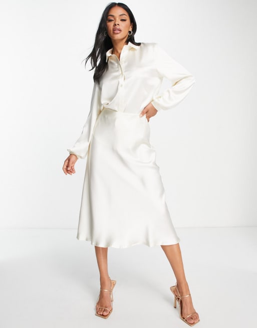 Flounce London - Coordinato con camicia oversize e gonna in raso crema
