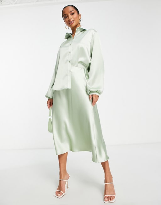 Flounce London Petite – Satin-Set aus Oversize-Hemd und Midirock in Salbeigrün