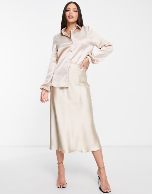 Flounce London Tall - Coordinato con camicia oversize e gonna midi in raso color visone