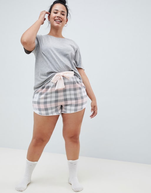 Gråmeleret sove-t-shirt og shorts-sæt fra ASOS DESIGN Curve Mix og Match