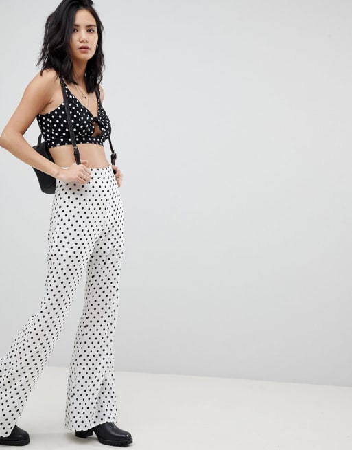 Honey Punch - Gestippelde combi-set van crop-top en broek met wijde pijpen