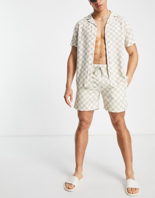 Hunky Trunks – Zestaw we wzór w szachownicę: szorty kąpielowe i koszula