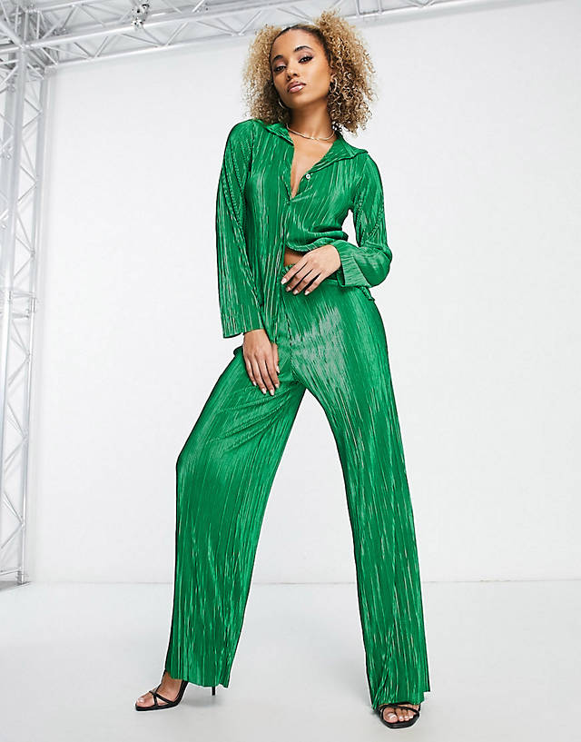 I Saw It First - velvet plisse shirt and trouser co-ord in green