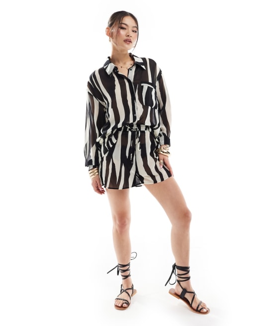 In The Style - Sæt med strandskjorte og -shorts i zebraprint