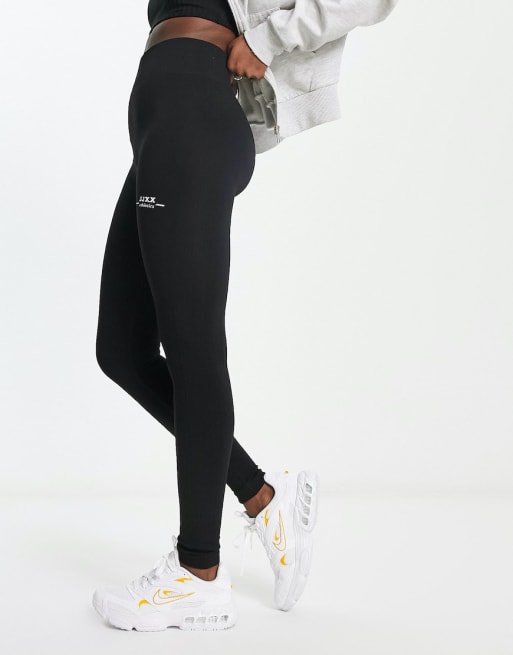 JJX - Naadloze co-ord set in zwart