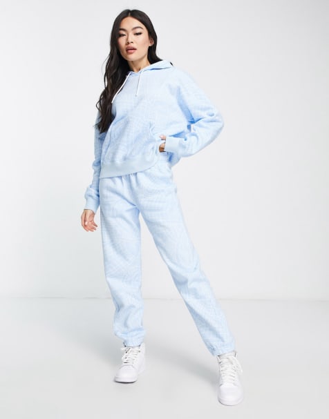 Baby blue nike sales hoodie womens