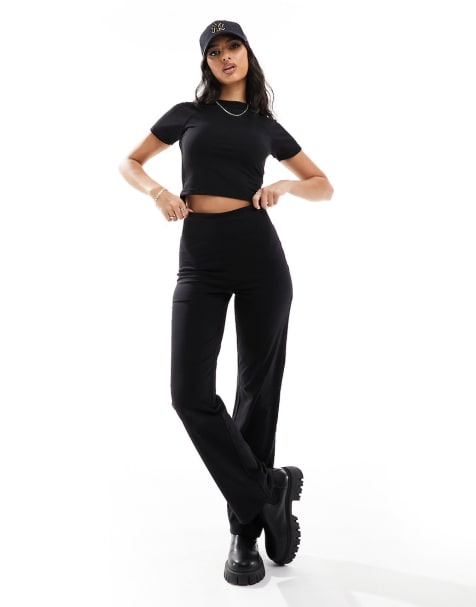 Kaiia fitted t-shirt and yoga pants co-ord in black - view 1