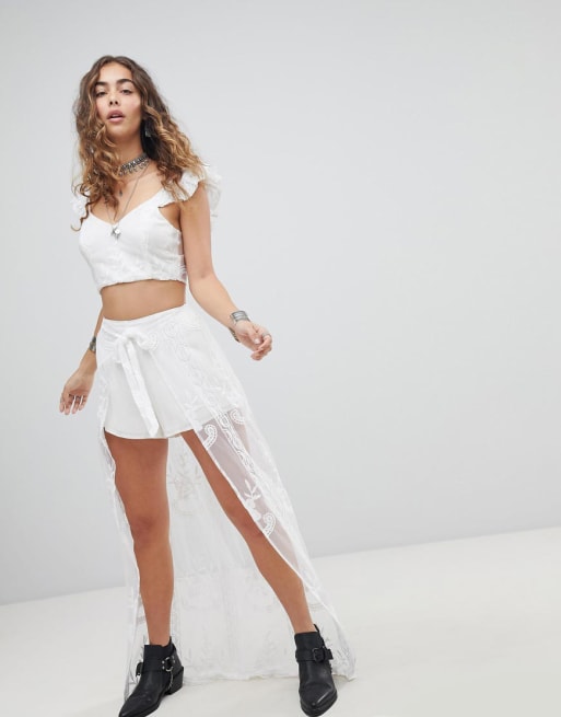 Kiss The Sky – Set med kort topp som knyts baktill och shorts i spets