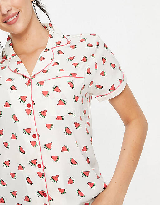 Loungeable - Pyjamassæt med vandmelon-print i poly-crepestof