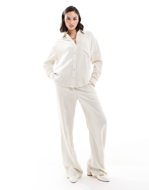 Mango - Coordinato beige con camicia testurizzata effetto lino e pantaloni