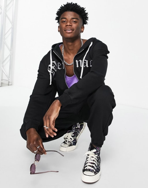Mennace - Sort sweatsuit-sæt med oversized gotisk applikation
