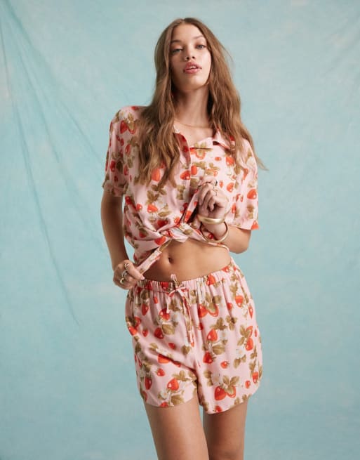 Miss Selfridge - Completo effetto lino a fiori con fragole