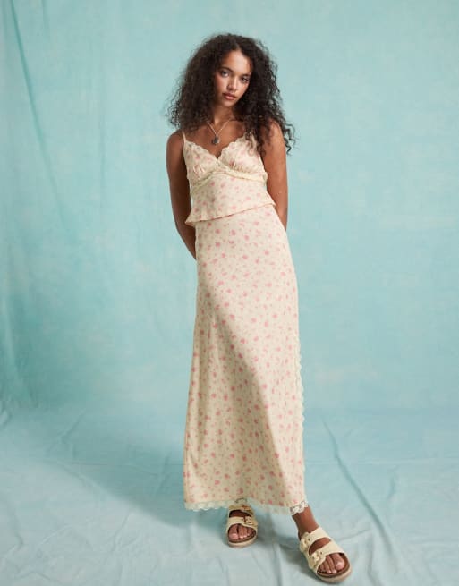 Miss Selfridge - Coordinato in raso a fiorellini con bordi in pizzo stile western