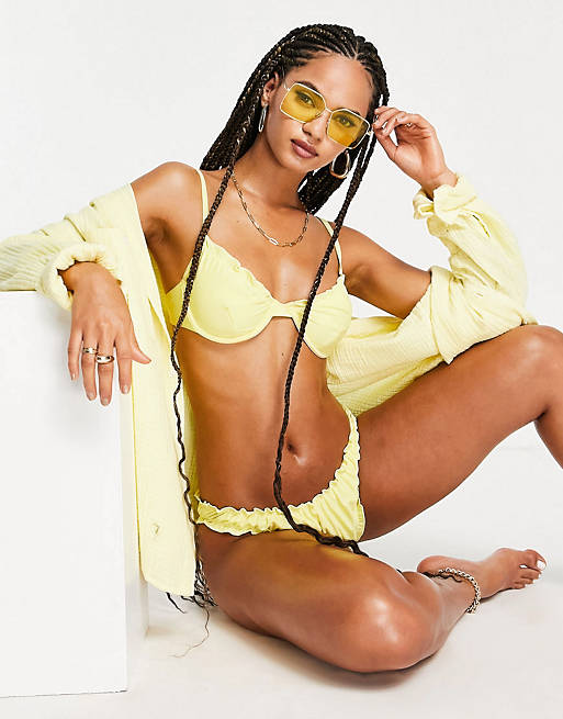 Missguided - Geribbelde bikini met geschulpte zoom in geel