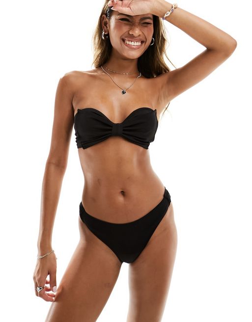 Monki – Mix-and-Match-Bikini aus trägerlosem Bikinioberteil und Bikinihose mit Kräuselstruktur