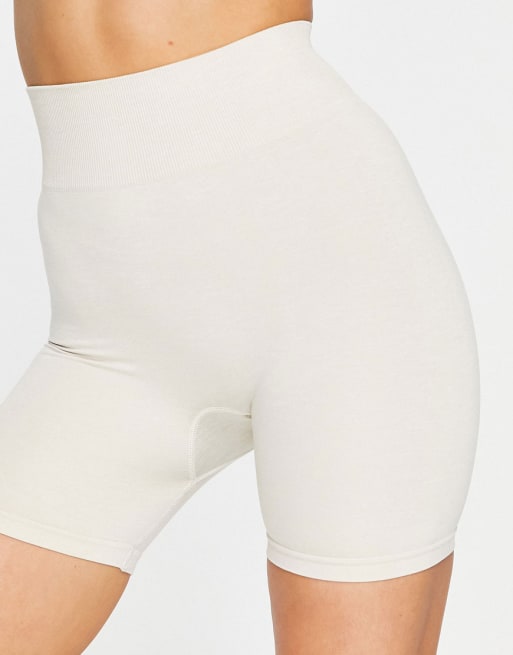 Monki – Sport-Set mit Oberteil und kurzen Leggings