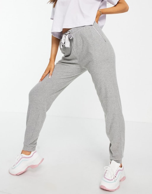 New Look – Geripptes Loungewear-Set in Grau, Kombiteil