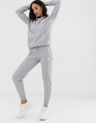 nike essential tracksuit