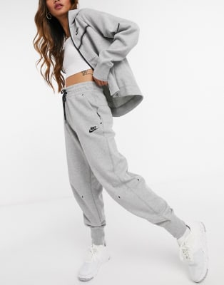 Girls grey best sale nike joggers