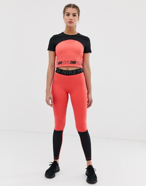 Nike Training - Ensemble de sport color block avec tulle - Noir et rose