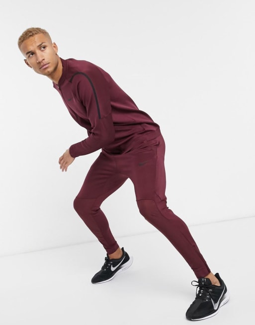 Maroon on sale nike joggers