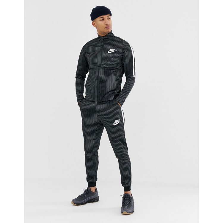 Nike Tuta nera gessata ASOS