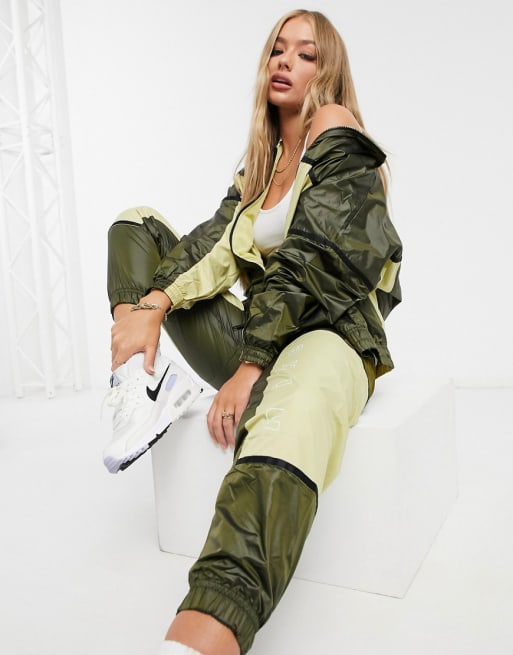 Nike - Tuta sportiva color block kaki verde