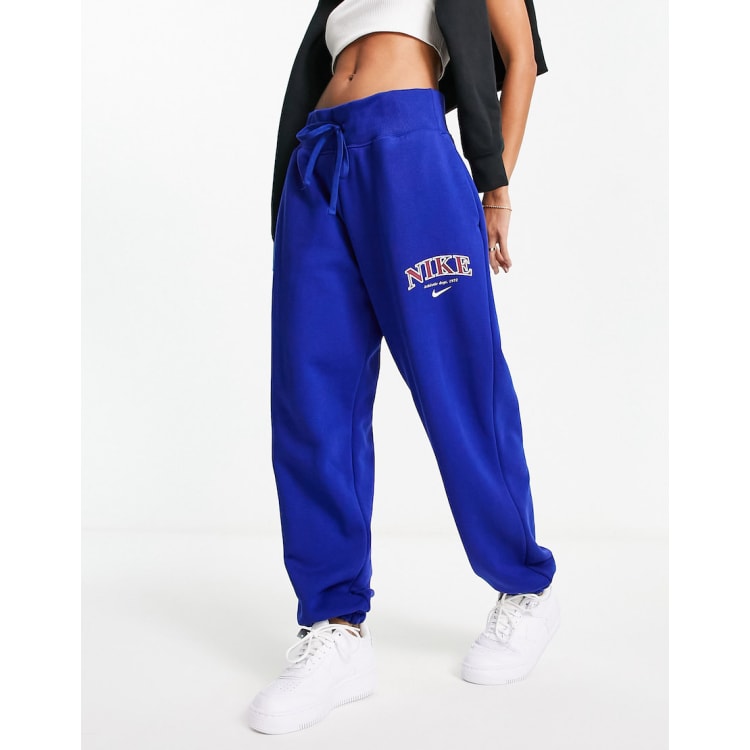 Royal blue hotsell nike jogging suit