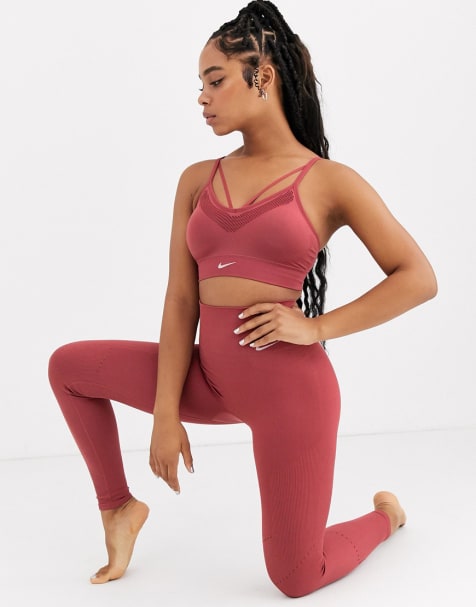 Nike – Yoga – Nahtloses Set in Rosa