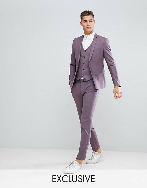 Летние костюмы мужские на вайлдберриз купить. Фиолетовый костюм. Сиреневый костюм мужской. Фиолетовый костюм мужской. Мужчина в сиреневом костюме.