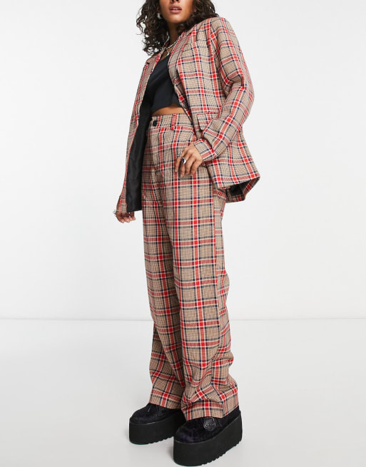 Noisy May Petite – Set aus zweireihigem Blazer und schmal geschnittener Hose in Rosa und Braun