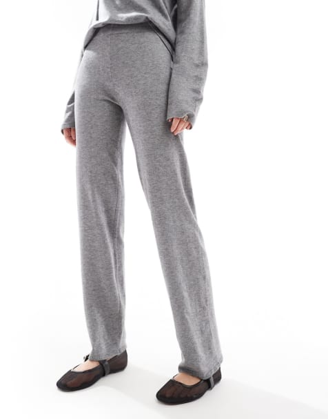 Object - Strikket gråt sæt med bukser og trøje med lynlås i halsen - view 1