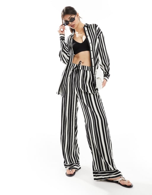 ONLY black and white striped set