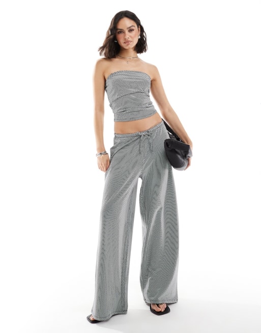 Only - Coordinato bianco e nero a righe con top a fascia e pantaloni